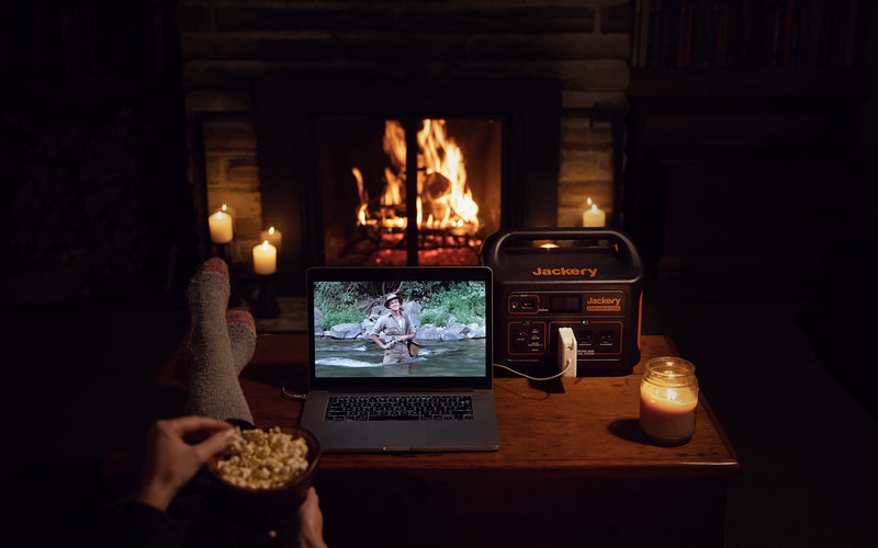 5 Ways to Stay Warm During a Winter Power Outage - Jackery
