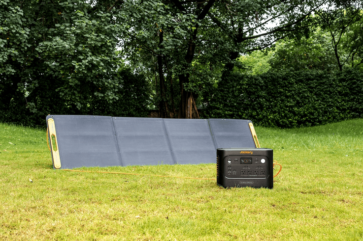 Can I use solar panels with different power ratings (W) together? - Jackery