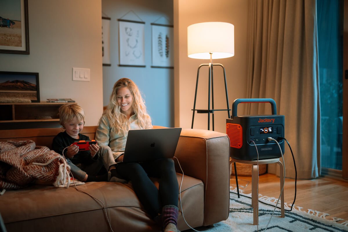 Can Jackery Power Laptop and Mobile Devices?