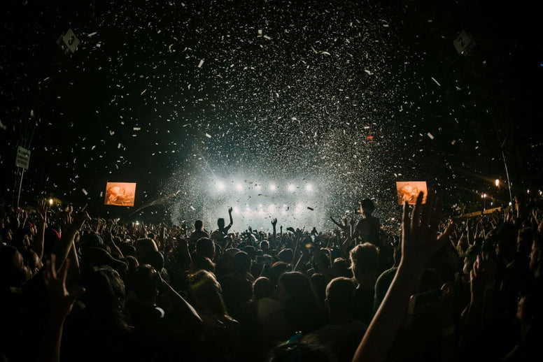 Festival Packing List: From Camping to Electronics and Clothing [2024 Updated] - Jackery