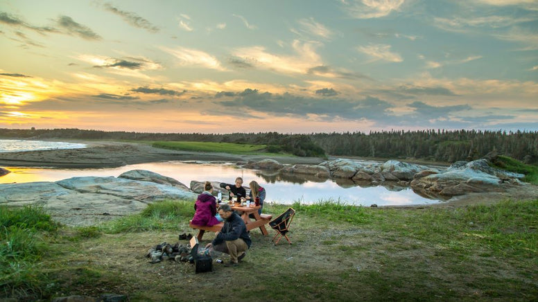 Fun Picnic Activities & Games for a Perfect Day Out - Jackery
