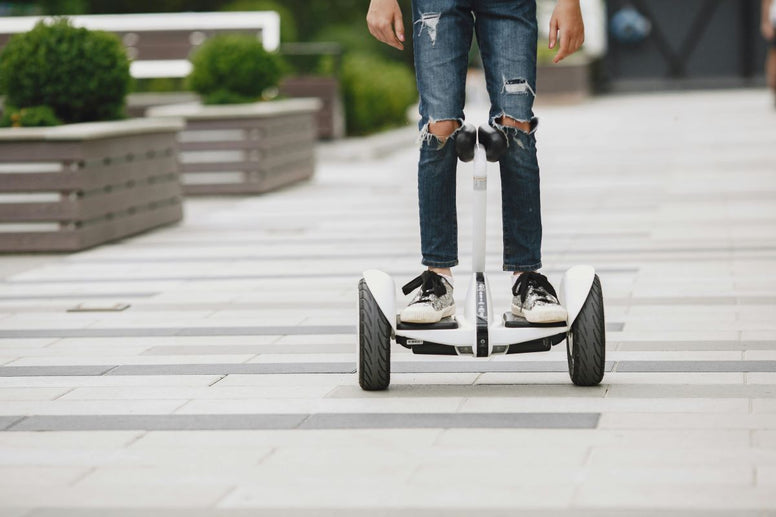 How to Charge A Hoverboard [Ultimate Guide 2024] - Jackery