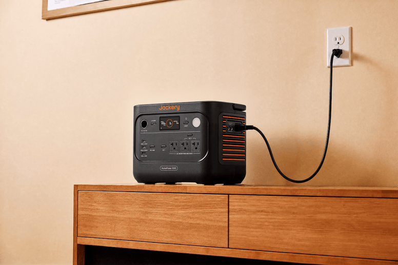 How to Charge the Jackery HomePower 1000 v2 via Different Methods - Jackery