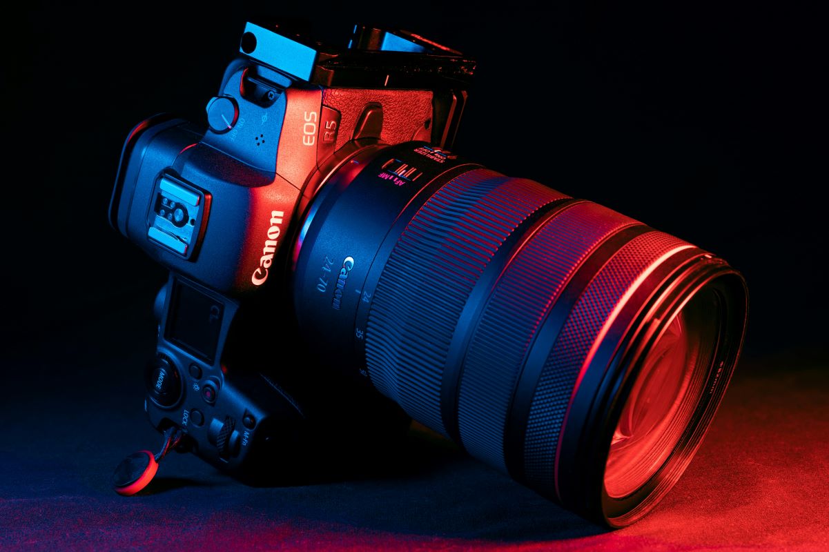 How to Charge A Canon Camera [Ultimate Guide 2024]