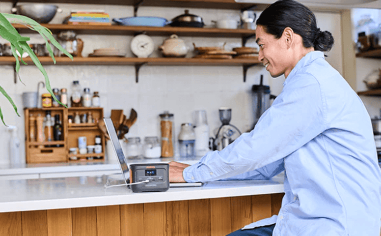 Ultimate Guide to the Best Small Backup Generators - Jackery