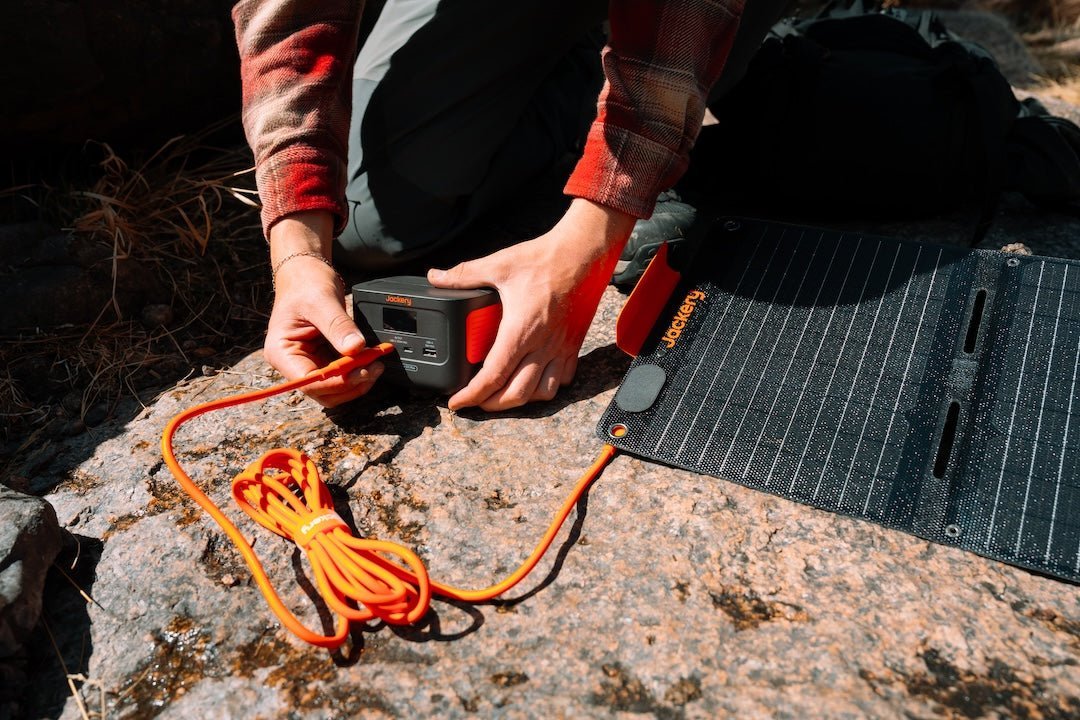 What’s in the Box Complete Guide: Does Jackery Solar Generator Has Cable/Connector Included