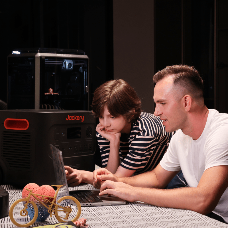 Jackery Explorer 2000 Plus + Creality K1C 3D Printer