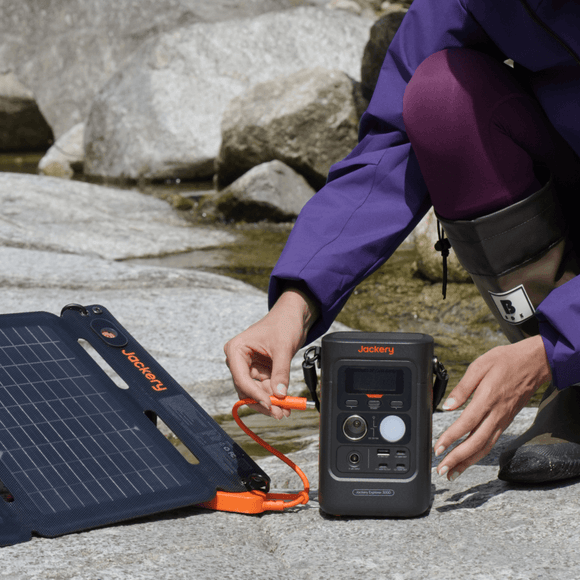 Jackery Explorer 300D Portable Power Station - Jackery